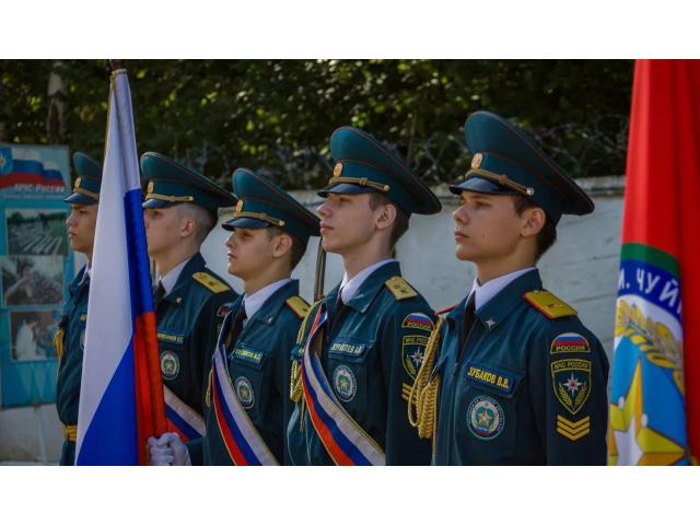 Торжественная линейка для курсантов первого курса Колледжа им. Маршала В. И. Чуйкова.