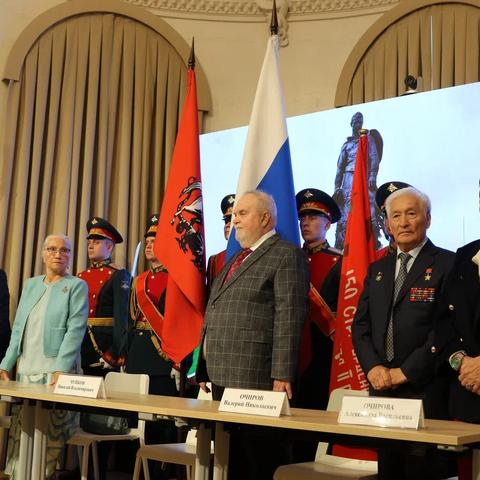 Торжественная церемония гашения марки, выпущенной к 125-летию со дня рождения Маршала В.И. Чуйкова прошла в Музее военной формы